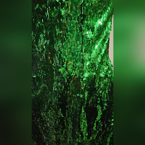 NBD Rihanna Sequin Mini Dress in Bright Green One Sboulder. Size Small - Picture 10 of 13